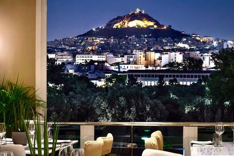 Athen: Griechische Weinprobe mit Sommelier und Blick auf die Akropolis