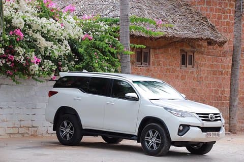 Private transfer from Nha Trang to Mui Ne by car 7 seater