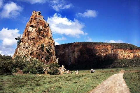 2日間Hells Gateナイバシャ湖とナクル湖サファリ