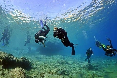 Descubre la actividad privada de buceo en Atenas