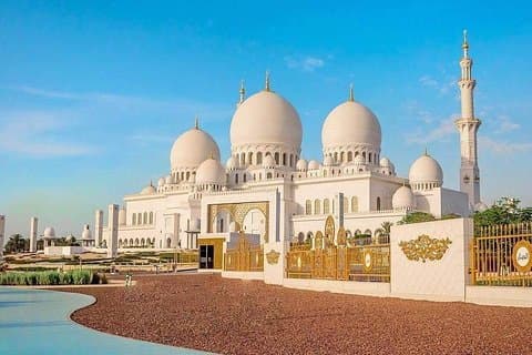 Excursão privada pela cidade de Abu Dhabi com o Museu do Louvre e Gold Coffee no Emirates Palace