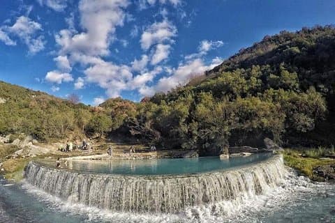 Visite des thermes de Bënja (Përmet) et de la forteresse de Gjirokastër