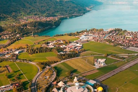 Explore a arte e a cultura de Interlaken com um local