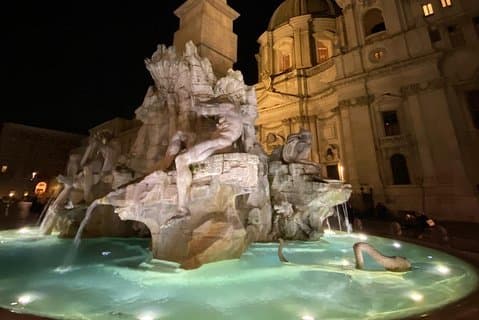 Roma de noche y sabores romanos