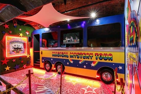 The Beatles og Liverpool Magical Mystery Tour fra London