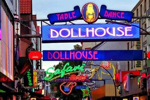 Tour en inglés por la Reeperbahn: descubre el lado más pecaminoso de Hamburgo.