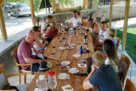 Da Tirana Tour di degustazione di vini e cibo a Berat