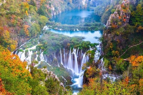 Viagem de um dia visitar o local de nascimento de Nikola Tesla e os lagos Plitvice