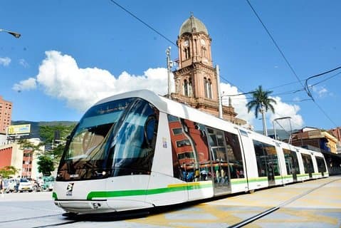 City Tour Medellin and Graffiti Tour Commune 13 - ALL INCLUSIVE - PRIVATE !!!