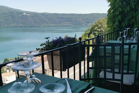 Excursion d'une journée au château de Bracciano et aux Étrusques au départ de Rome