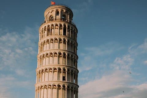 From Florence to Pisa: Half Day tour by Minivan