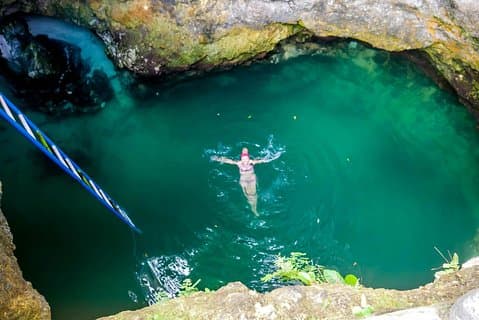 Blue Hole Mineral Spring, Ricks Cafe, 7 Mile Beach og Shopping Private Tour