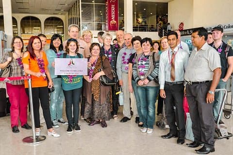 インドルワ市からコロンボ（CMB）空港へのプライベートトランスファー