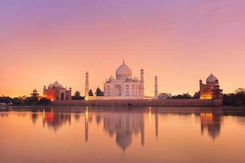 Van Delhi: Taj Mahal Sunrise Tour met de auto