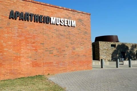 Almuerzo Soweto y Museo del Apartheid Tour de día completo