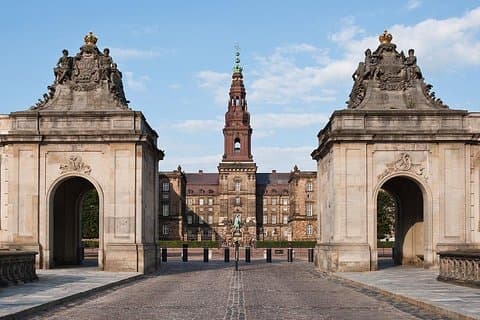 Private Tour: 4-hour Copenhagen City Tour and visit Christiansborg Palace