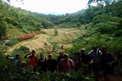 2 GIORNI 1 NOTTE Unisciti a Jungle Trek nel Parco Nazionale di Huay Nam Dung