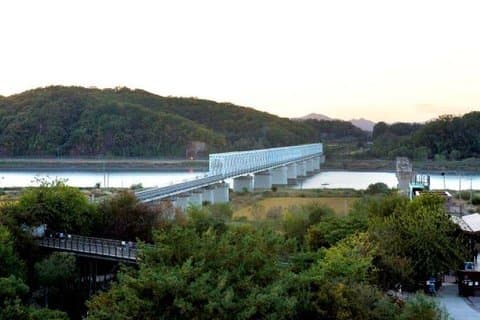Tour privado: tour nocturno de Paju Imjingak, DMZ y Ganghwado Island