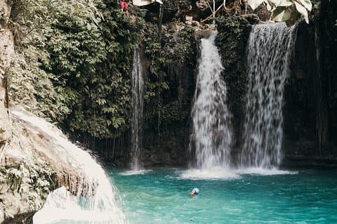 Ein aufregendes Kawasan Zip Canyoning
