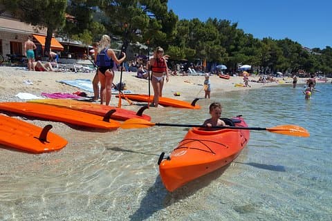 Kajaktur på Makarska Riviera.