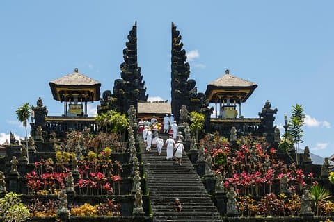 バリ島終日:キンタマニ火山-ウブド-ベサキ「バリの母寺院」