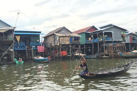 Private Taxi Between Phnom Penh - Siem Reap Stop Sightseeing