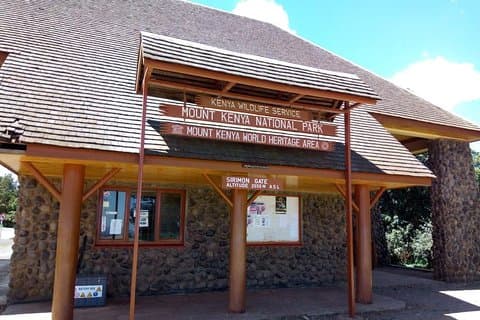 4 jours de montée au mont Kenya - Route Sirimon