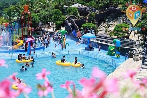 Privatbil fra Da Nang til HOT SPRINGS PARK (tur og retur)