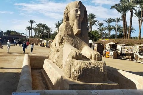 Explore la excursión privada de un día a Sakkara, Menfis y Dahshur