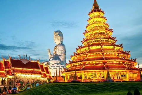 Chiang Rai Food & Night Market Walking Tour with Local Host