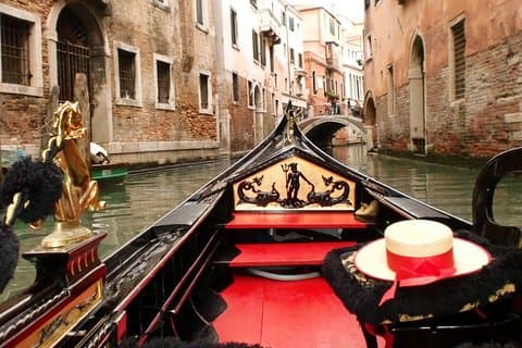 45-Minute or 1-hour Private Gondola Ride from Rialto