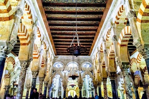 Visita guidata del quartiere ebraico e della moschea-cattedrale di Cordova con biglietti