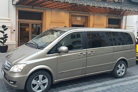 ブダペストクルーズ港からブダペストホテルへのプライベート送迎
