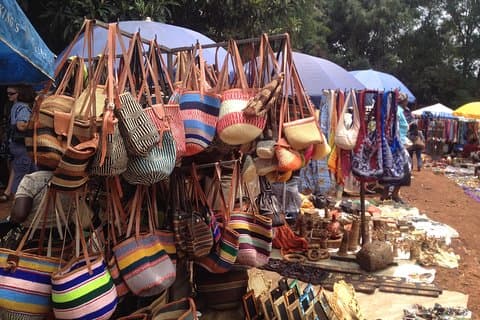 Nairobi Airport Layover Shopping Artifacts på Masai Market