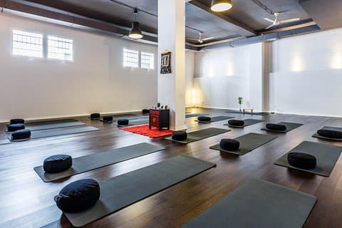 Corsi di yoga in spagnolo