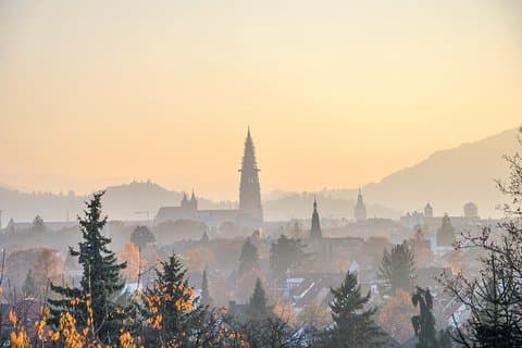 Descubra os pontos mais fotogênicos de Freiburg com um local