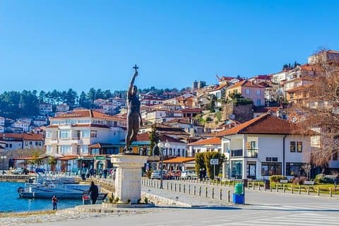 Privat transport fra Tirana til Ohrid, Nordlige Makedonien