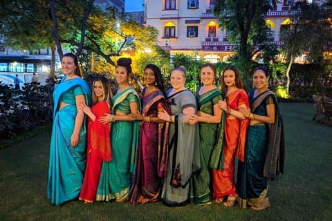 Saree Draping - L'élégance intemporelle du sari indien traditionnel