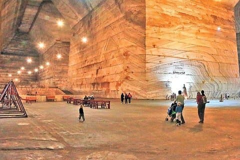 Slanic Salt Mine & Dracula's Grave - Private Tour ab Bukarest