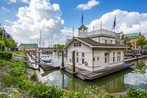 Historic Rotterdam: Exclusive Private Tour with a Local