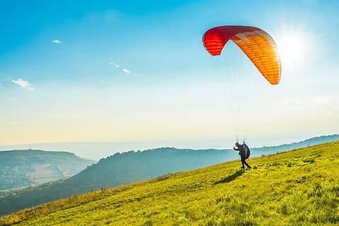 Privatreise von Genf in die Schweizer Hauptstadt - Bern & Paragliding in Interlaken