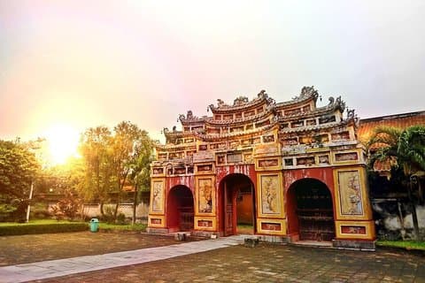 Hue Ganztagestour von Hoi An