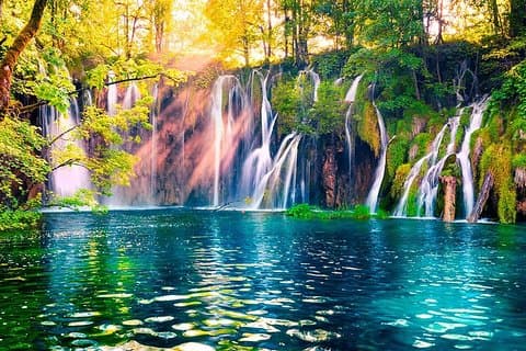Private Transfer Split - Zagreb with a stop at Plitvice Lakes National Park