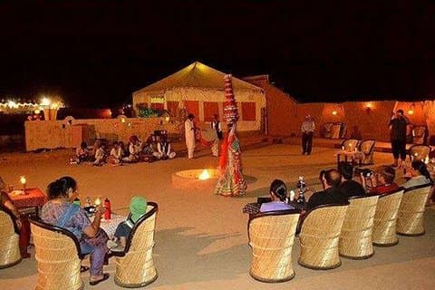 Sunset Camel Safari en Jaisalmer Sand Dunes & Dinner with Cultural Program