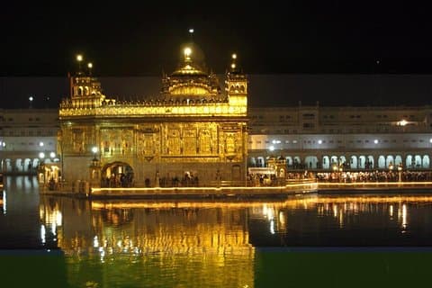 Excursão privada ao Templo Dourado e à fronteira de Wagah com autêntico almoço em Punjabi