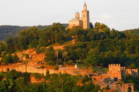 Un vistazo a Bulgaria: tour de 3 días desde Bucarest a Lovech y Veliko Tarnovo