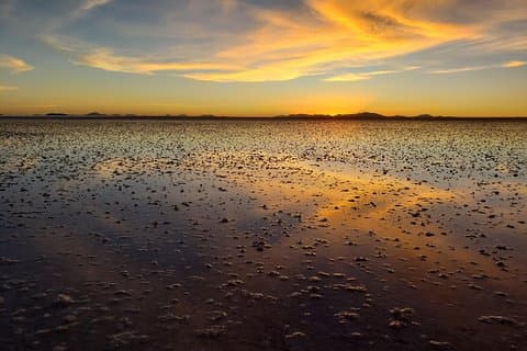 Salar de Uyuni and colored lagoons tours 3 days