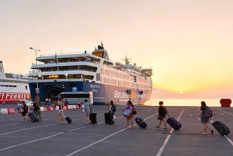 Servicio de traslado del puerto de Atenas al puerto de Rafina