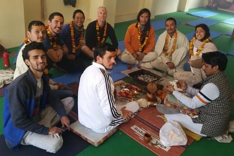 200 ore di formazione per insegnanti di yoga Yoga Alliance