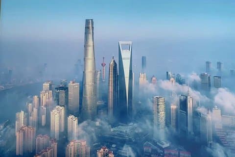 Die zweitägige flexible private Tour durch Shanghai und Suzhou beinhaltet das Tongli Water Village